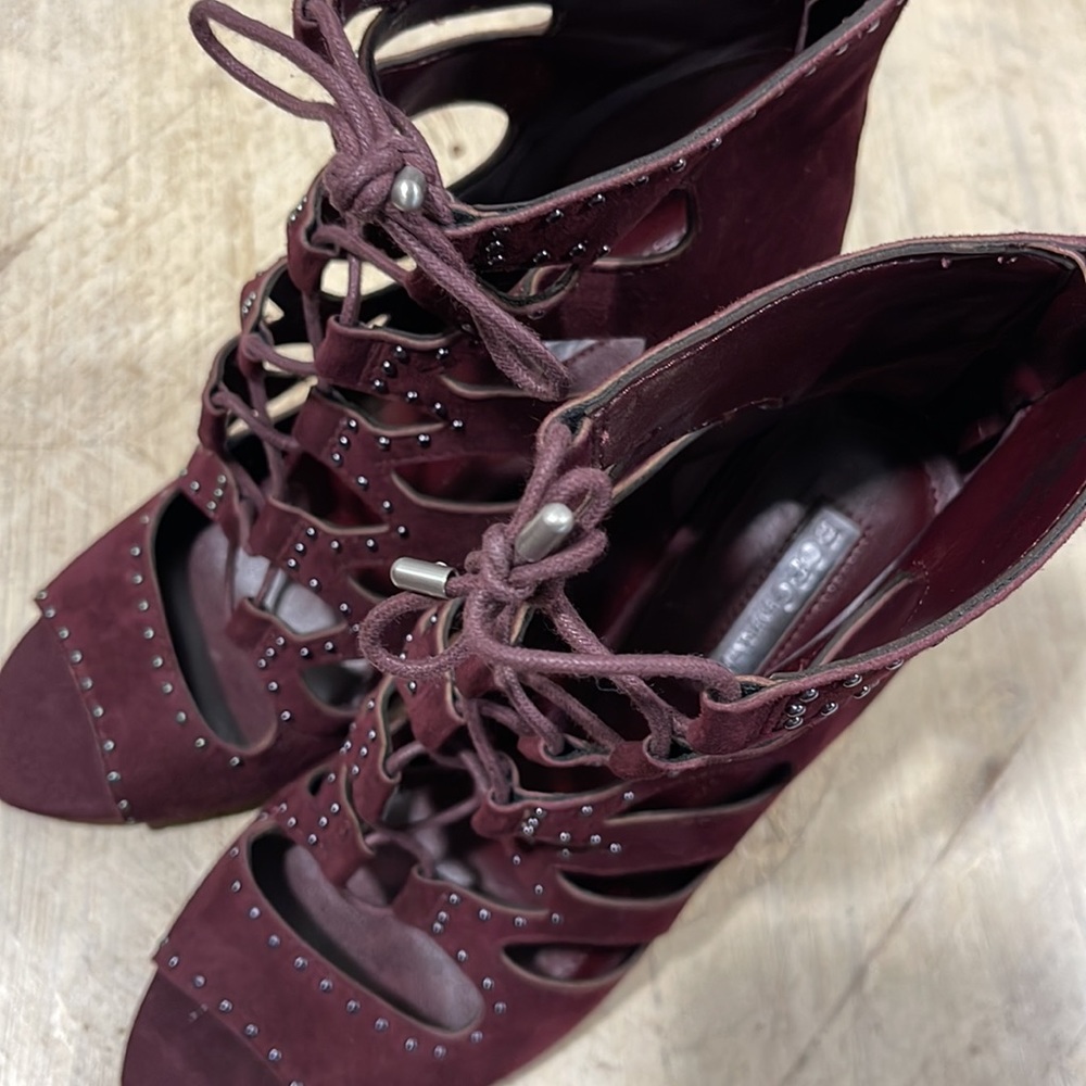 BCBG heels size 8 New - Picture 3 of 3